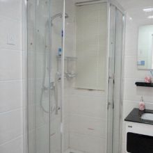 济宁市任城区华杰门窗店 专业浴室门供应商，打造舒适卫浴空间